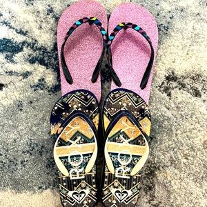 Two pairs girls flip flops size 9/10
